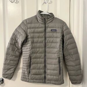 Patagonia grey women’s puffer jacket size XS